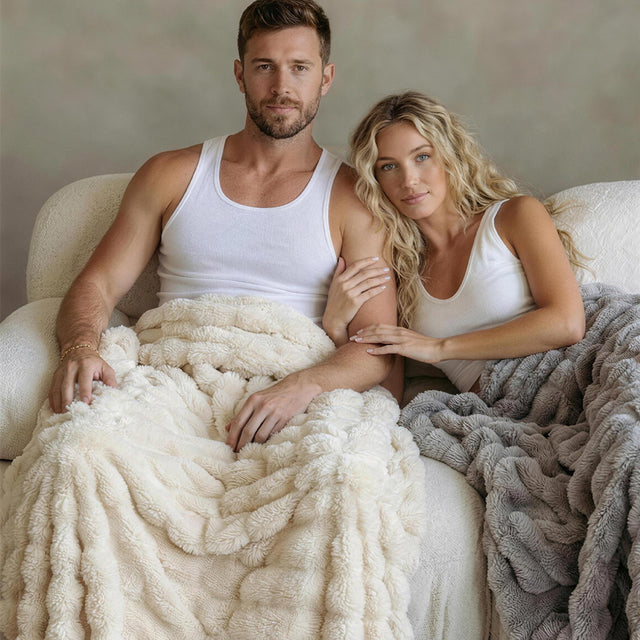 Luxury Faux Fur Throw Blanket - Soft, Plush & Machine Washable