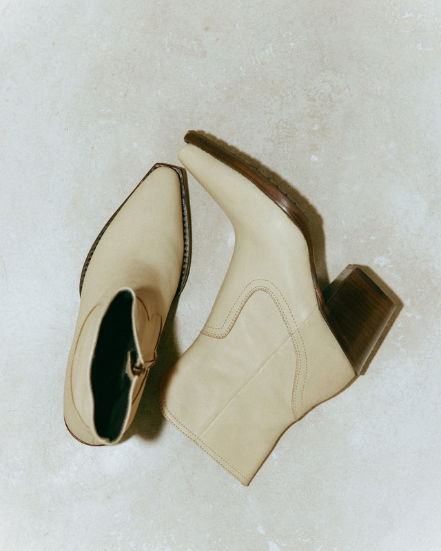 COUNTRY BOOT - Eggshell