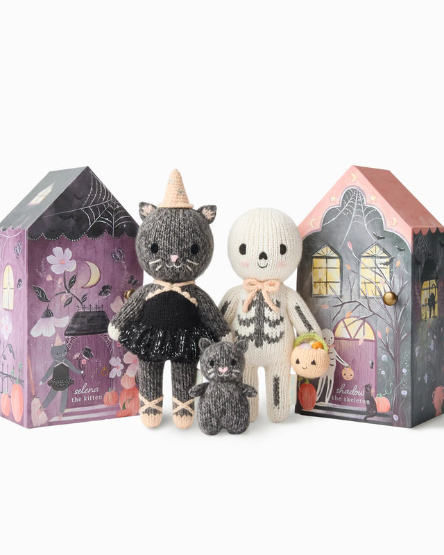 Tiny Halloween family (baby kitten)