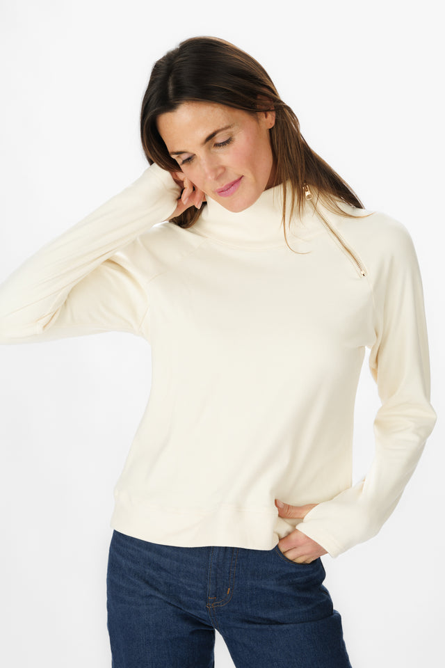 Bowen Sport Edition in Cream SuperSoft
