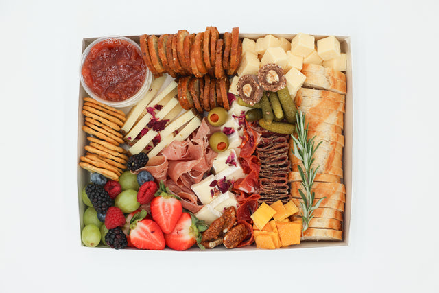 Medium Charcuterie Board – Luxe Grazing Box