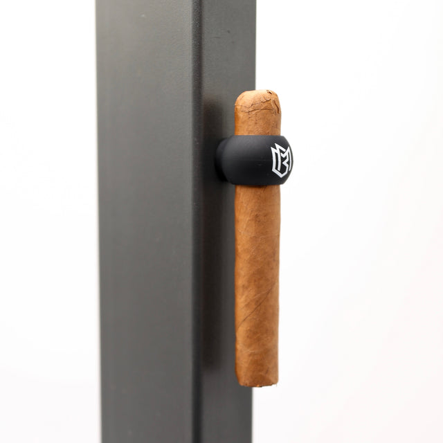 MAGNETIC CIGAR HOLDER