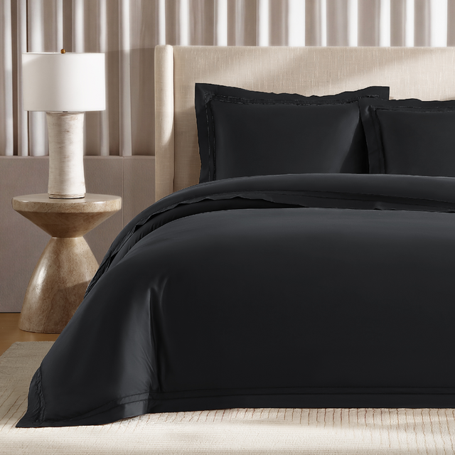 Yalda Comforter Set
