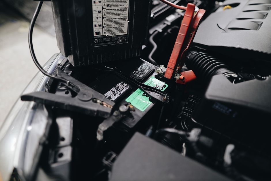 Portable Jump Starters vs. Jumper Cables: Which Type Is Right for You?