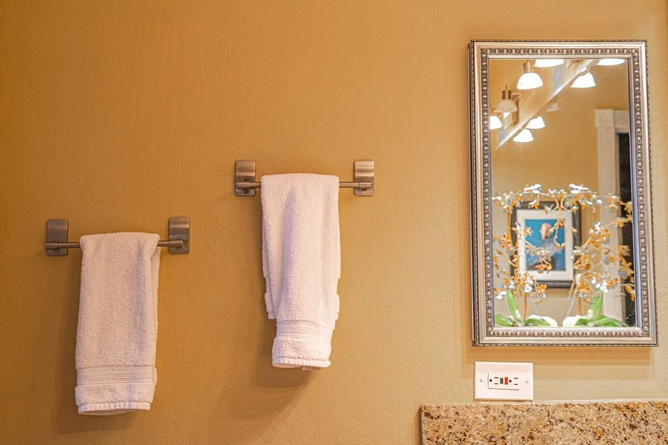 Bathroom Towel Racks: Storage Solutions Compared