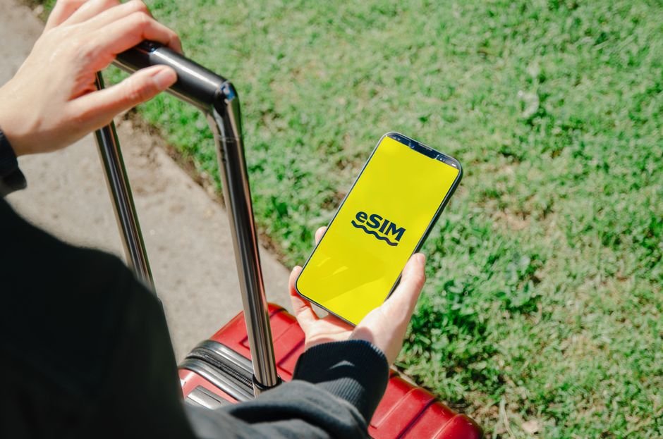 Best eSIM plans for frequent international travelers