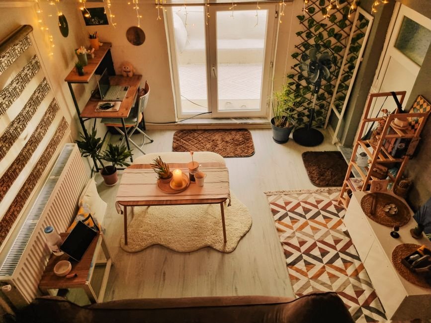 Small Space Decor: Smart Design for 2026