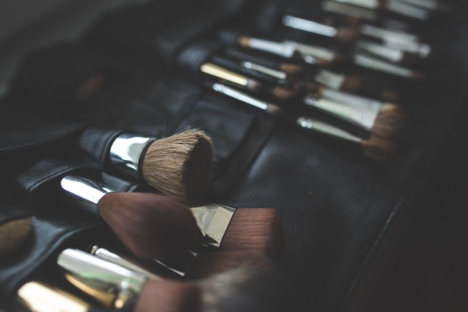 Professional Makeup Brushes: Quality Over Quantity