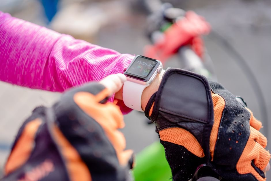 Smartwatches for fitness: GPS, heart rate and battery life explained