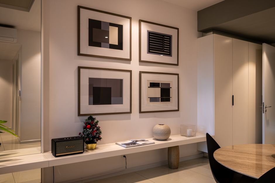 Wall Art for Small Spaces: Size Right to Maximize Impact