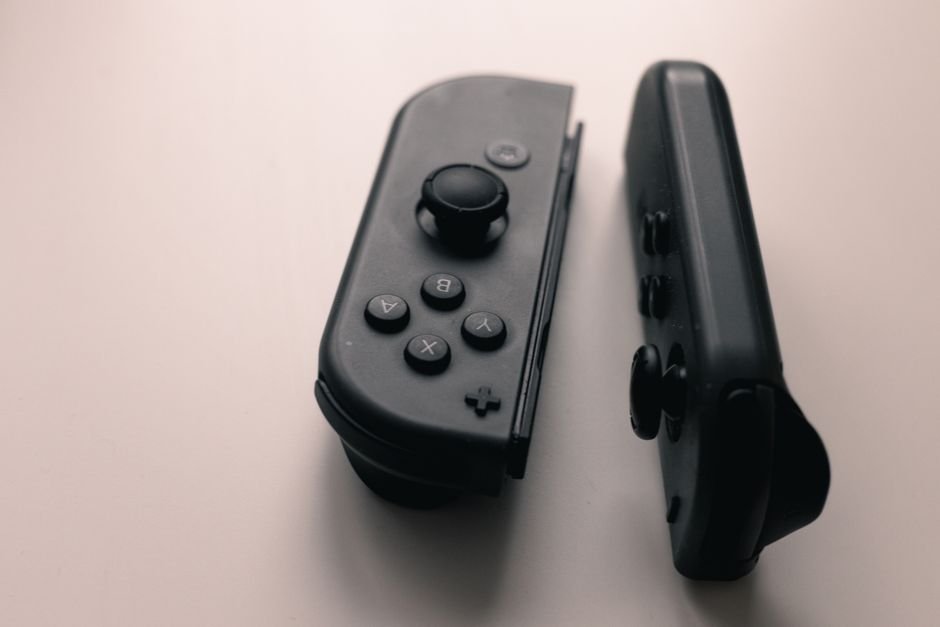 How to Pick a Gaming Console: Features, Price, and Games