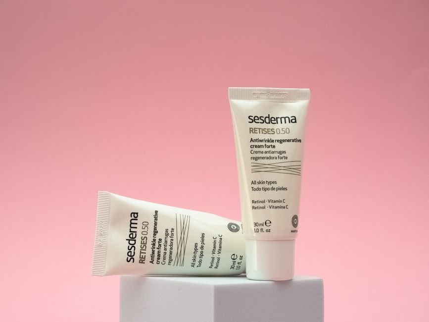 Retinol Products for Anti-Aging: A Dermatologist-Backed Guide