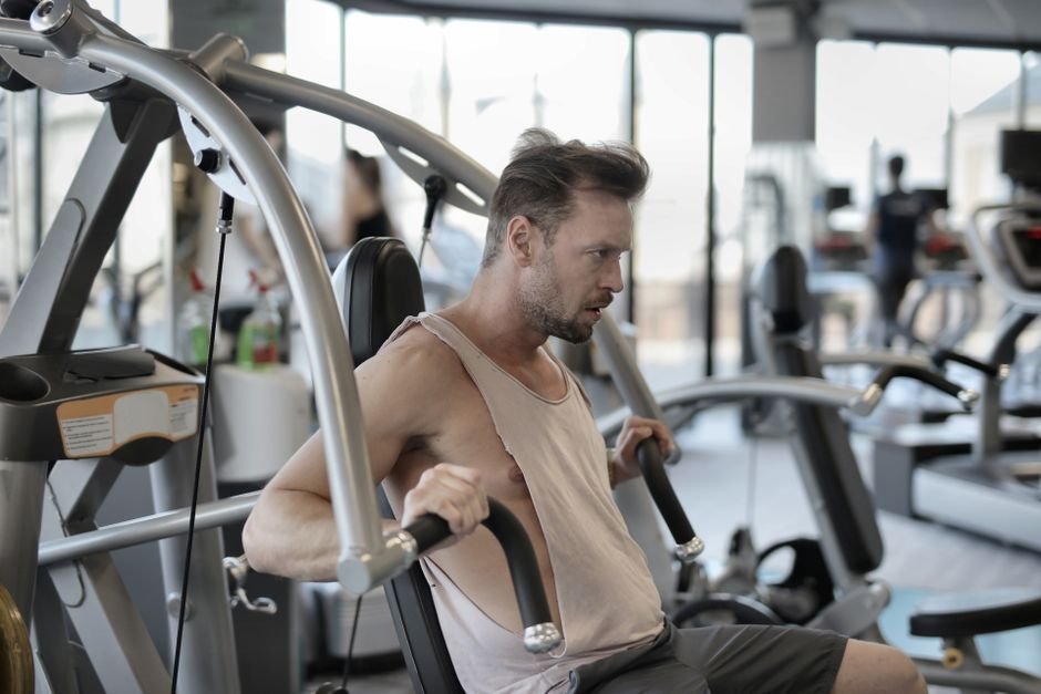 How to Choose a Shoulder Press Machine: What to Check Before You Buy